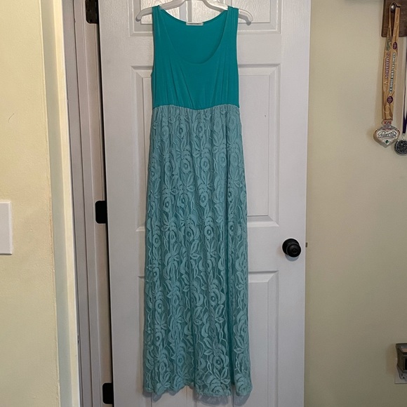 Color Me Red Dresses & Skirts - Ladies size Large lace maxi dress